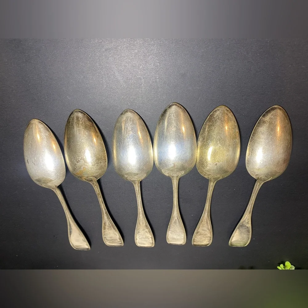 Meriden Britannia Co Silver-Plated Set of‎ Six Spoons